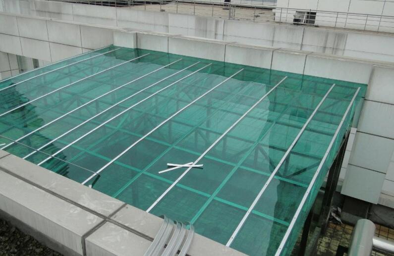 pc耐力板和鋼化玻璃雨棚哪個更好？