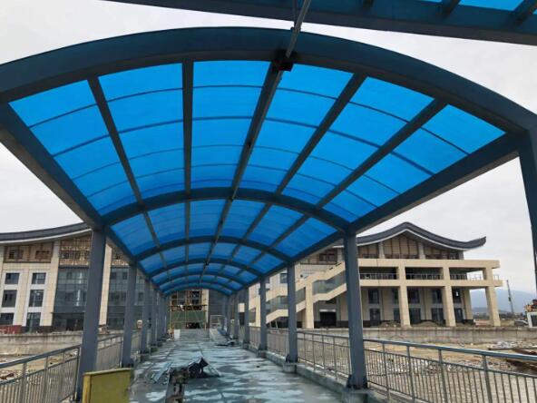 PC耐力板雨棚的優勢有哪些？